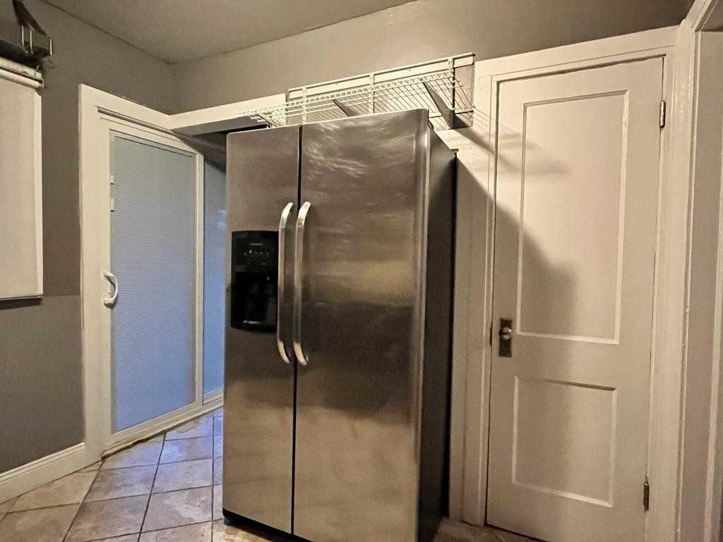 7425 Pennsylvania Ave - Photo 5 of 31