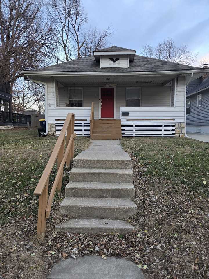 7425 Pennsylvania Ave - Photo 6 of 31