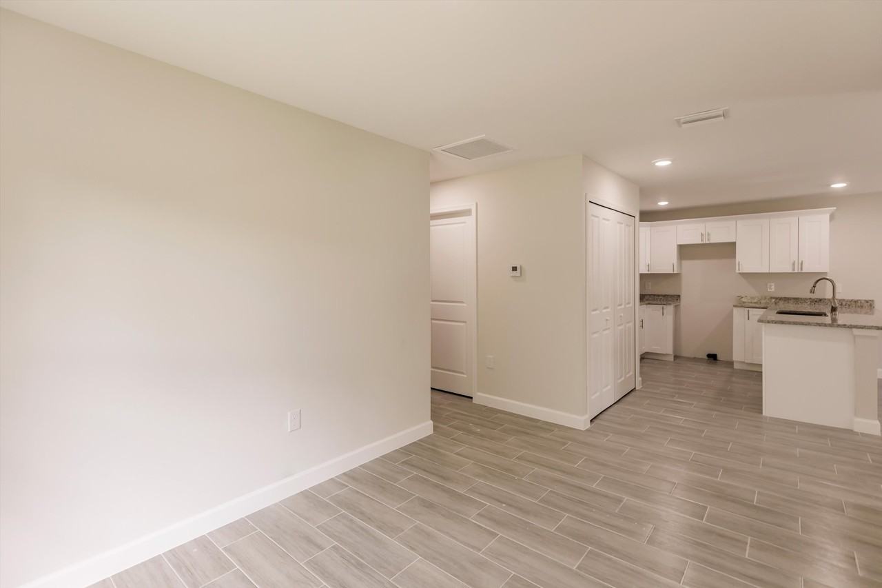 2422 Mae Ave S #2422 - Photo 2 of 18