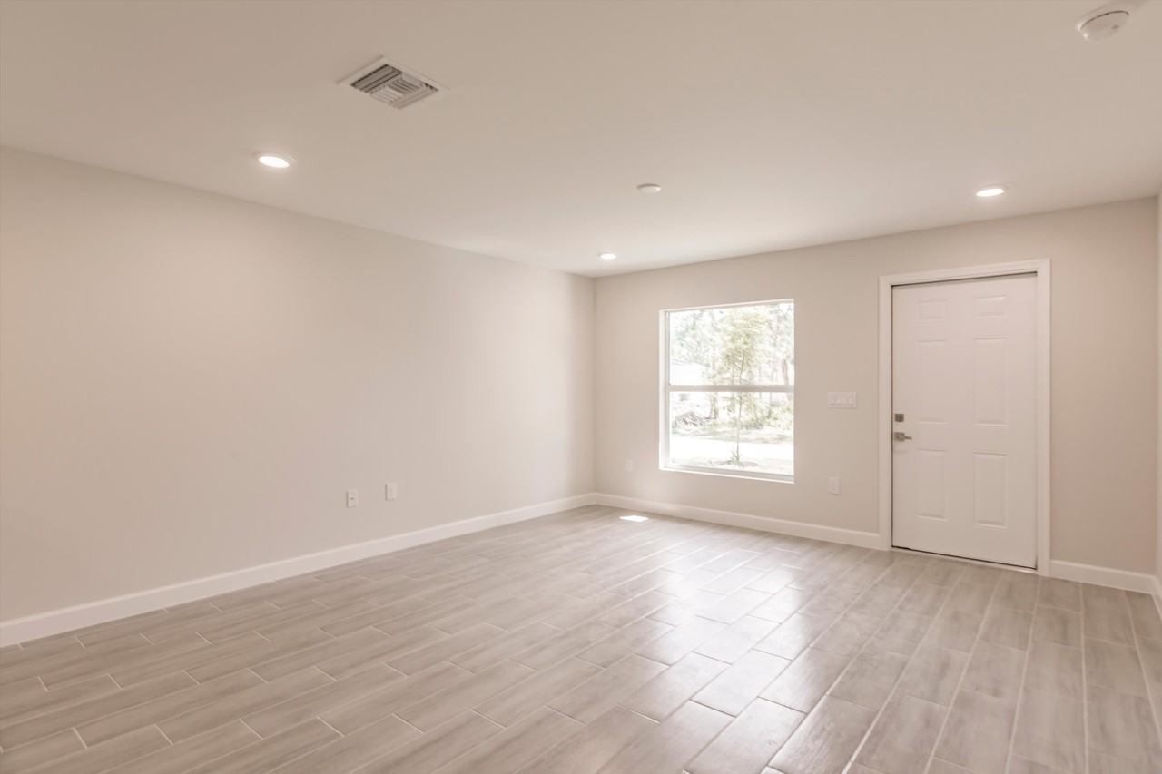 2422 Mae Ave S #2422 - Photo 3 of 18