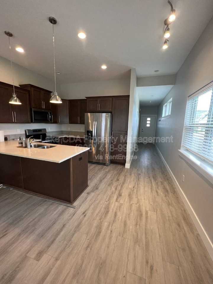 3343 N Rosalia Rd - Photo 2 of 10
