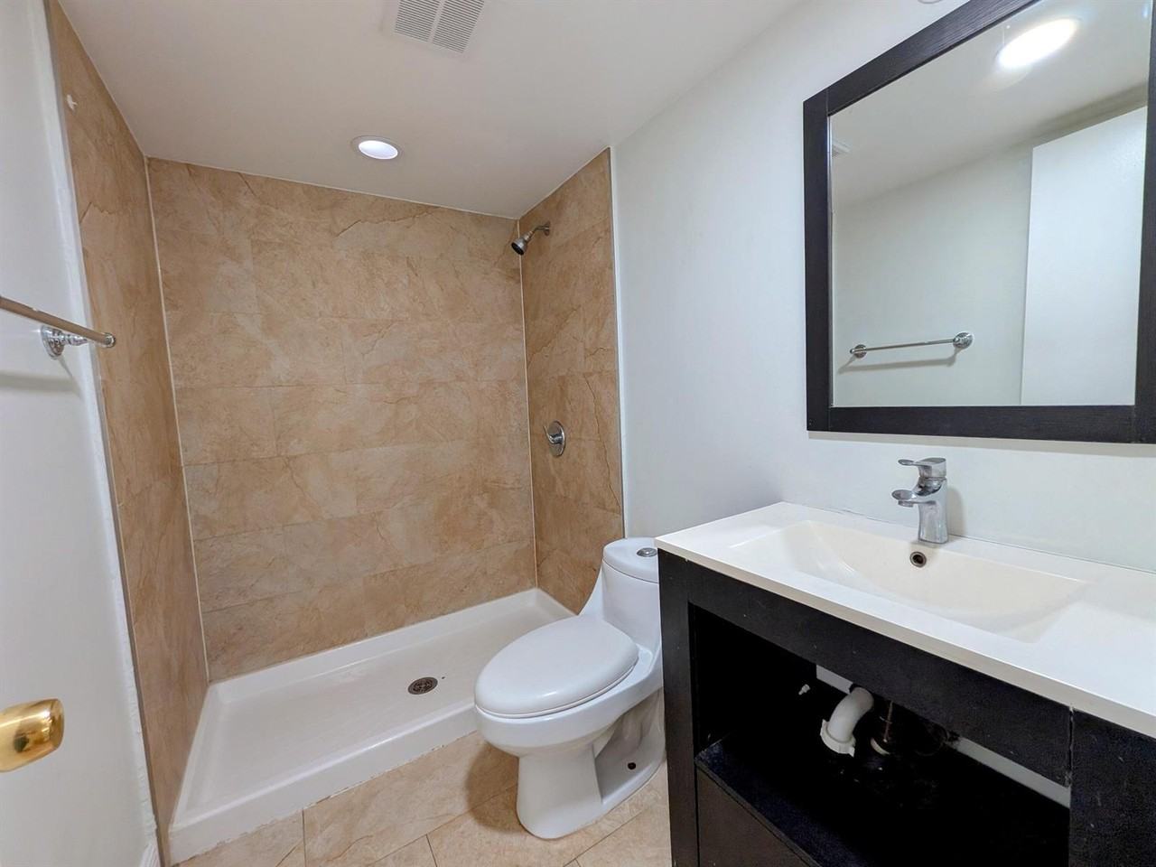 3119 Oakland Shores Drive #C110 - Photo 4 of 7