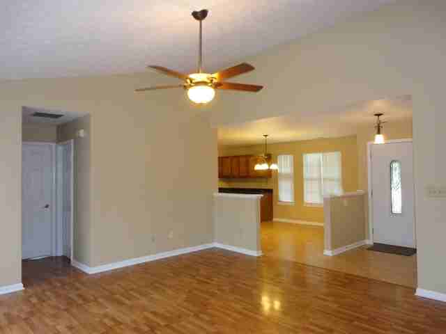 5528 Crown Woods Cir - Photo 2 of 16