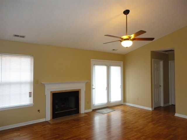 5528 Crown Woods Cir - Photo 3 of 16
