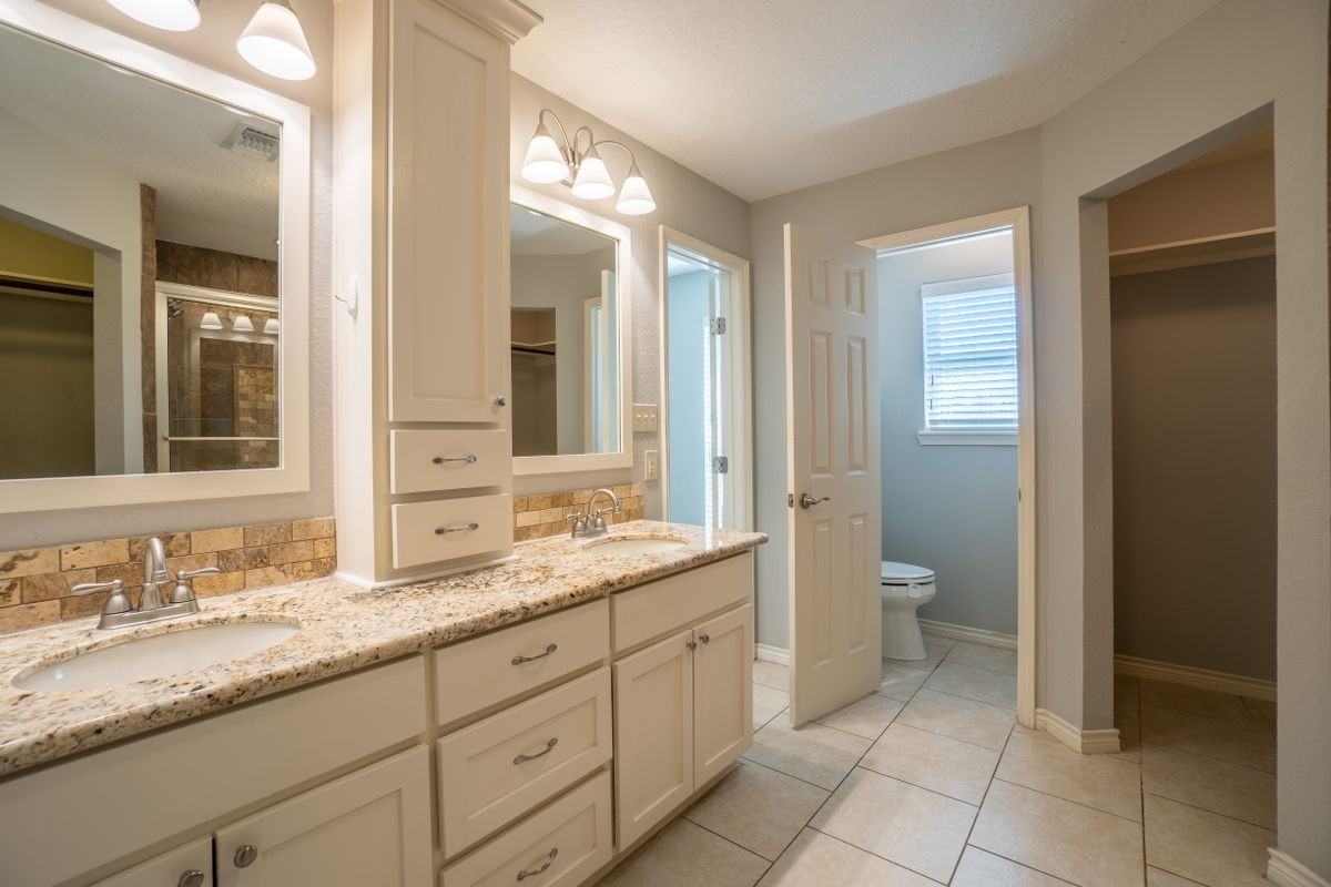 140 Lakewood Dr - Photo 4 of 39