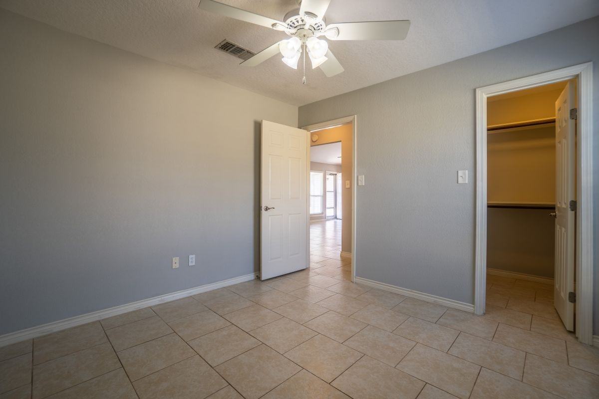 140 Lakewood Dr - Photo 7 of 39