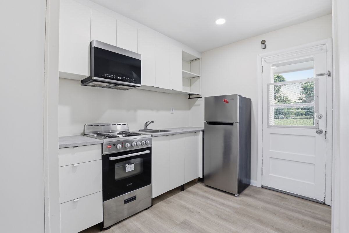 36 S Middletown Rd - Photo 3 of 5