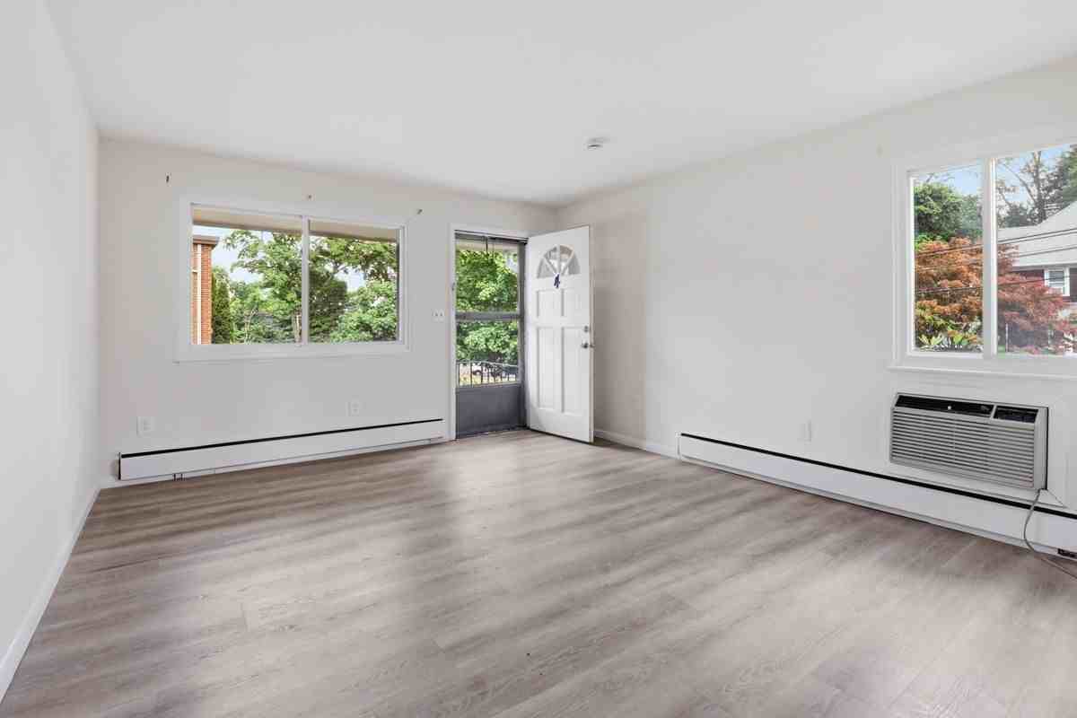 36 S Middletown Rd - Photo 4 of 5
