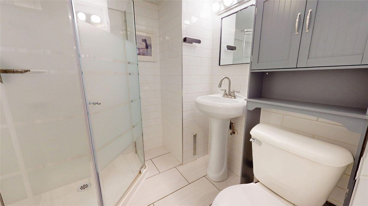 1429 Nicholson St - Photo 3 of 20