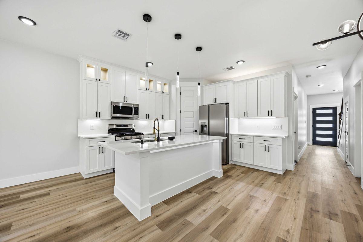1084 Junell St ##A - Photo 4 of 12