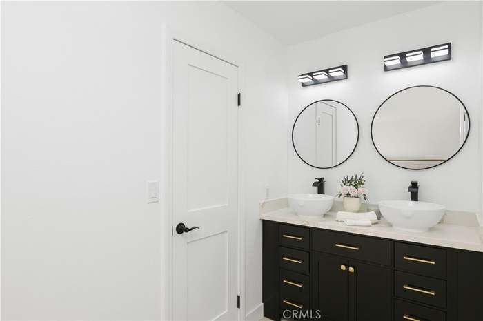 25912 Spruce Ln - Photo 3 of 15