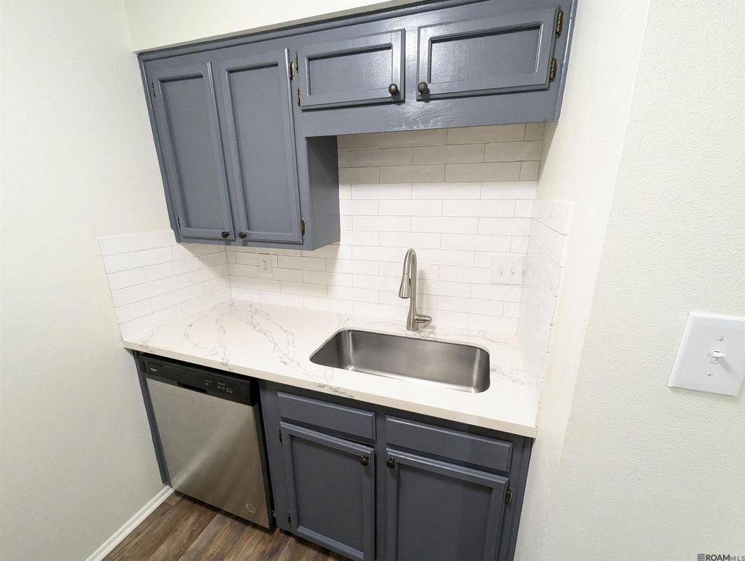 402 Lee Dr ##4b - Photo 5 of 8