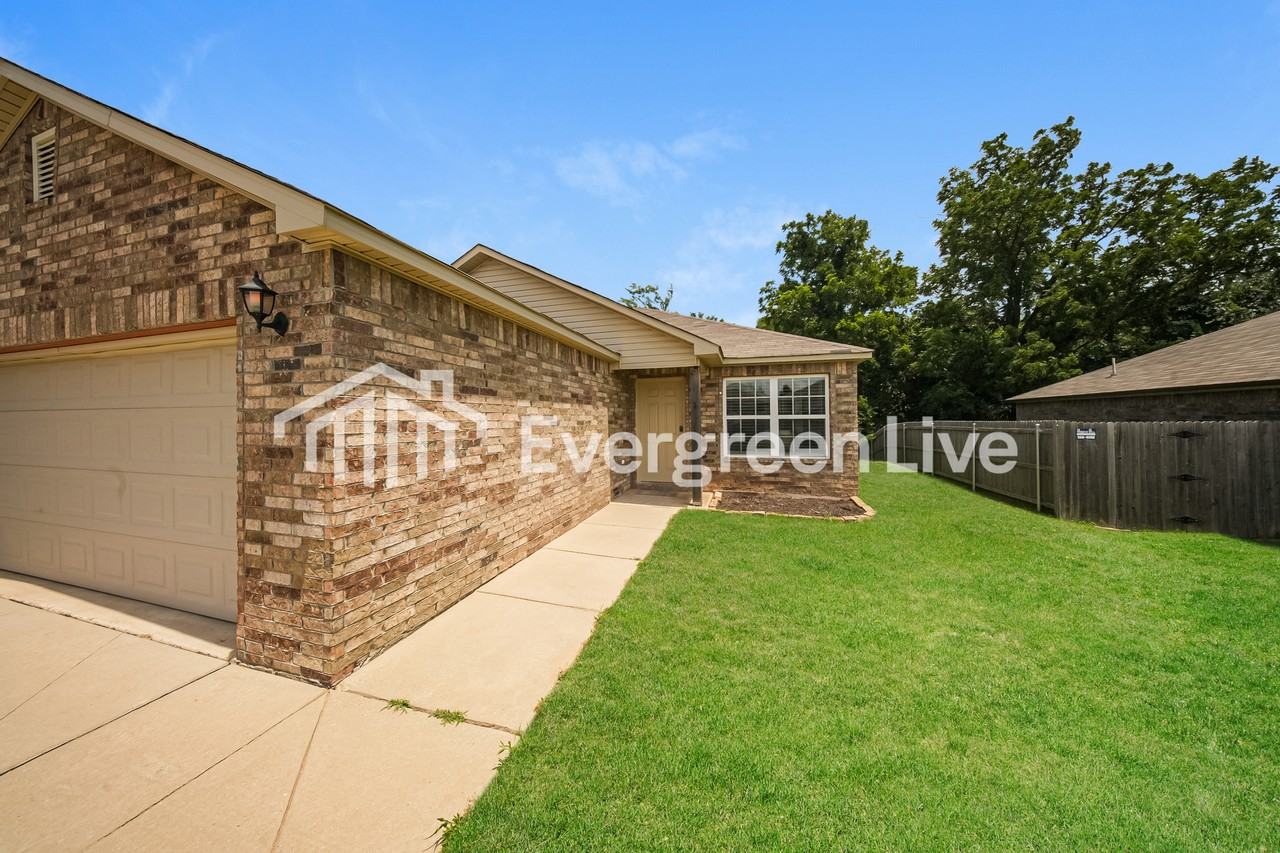 1850 Bliss Cir - Photo 2 of 16