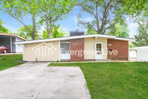 featured image of 1040 Robinwood Dr