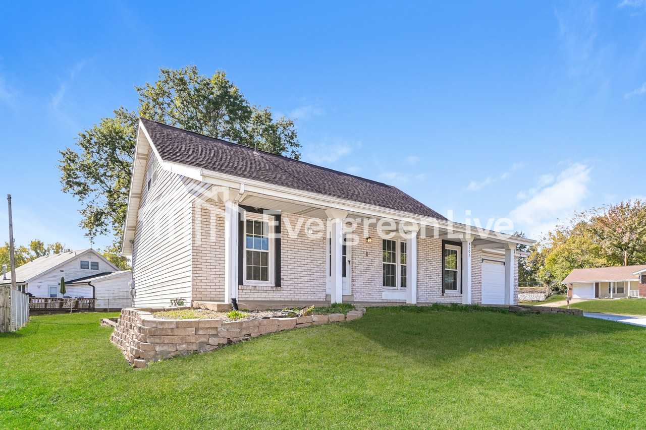 4902 Bristol Rock Rd - Photo 2 of 15