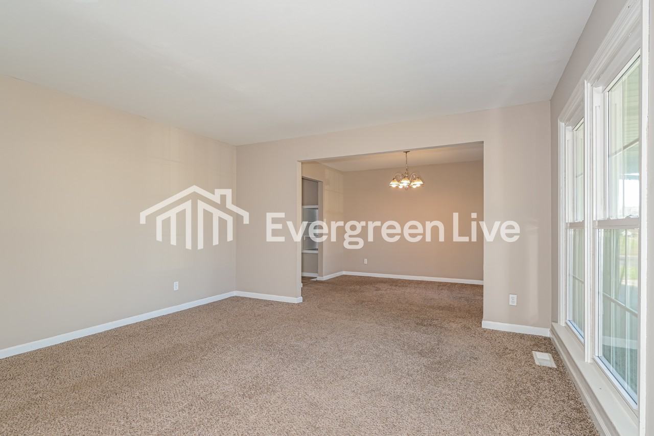 4902 Bristol Rock Rd - Photo 3 of 15