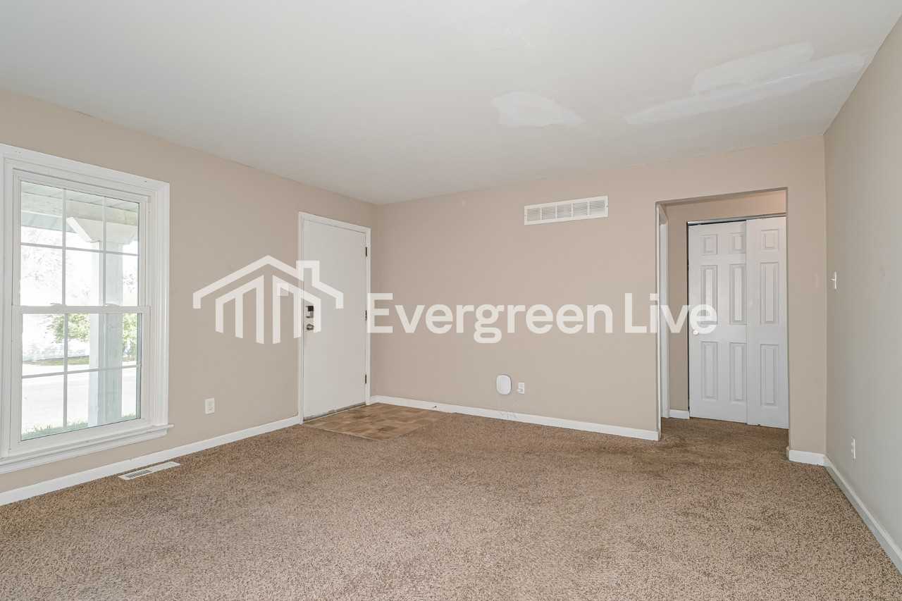 4902 Bristol Rock Rd - Photo 4 of 15