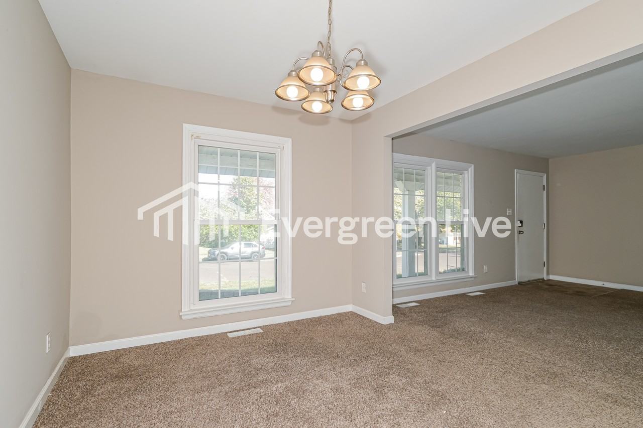 4902 Bristol Rock Rd - Photo 5 of 15