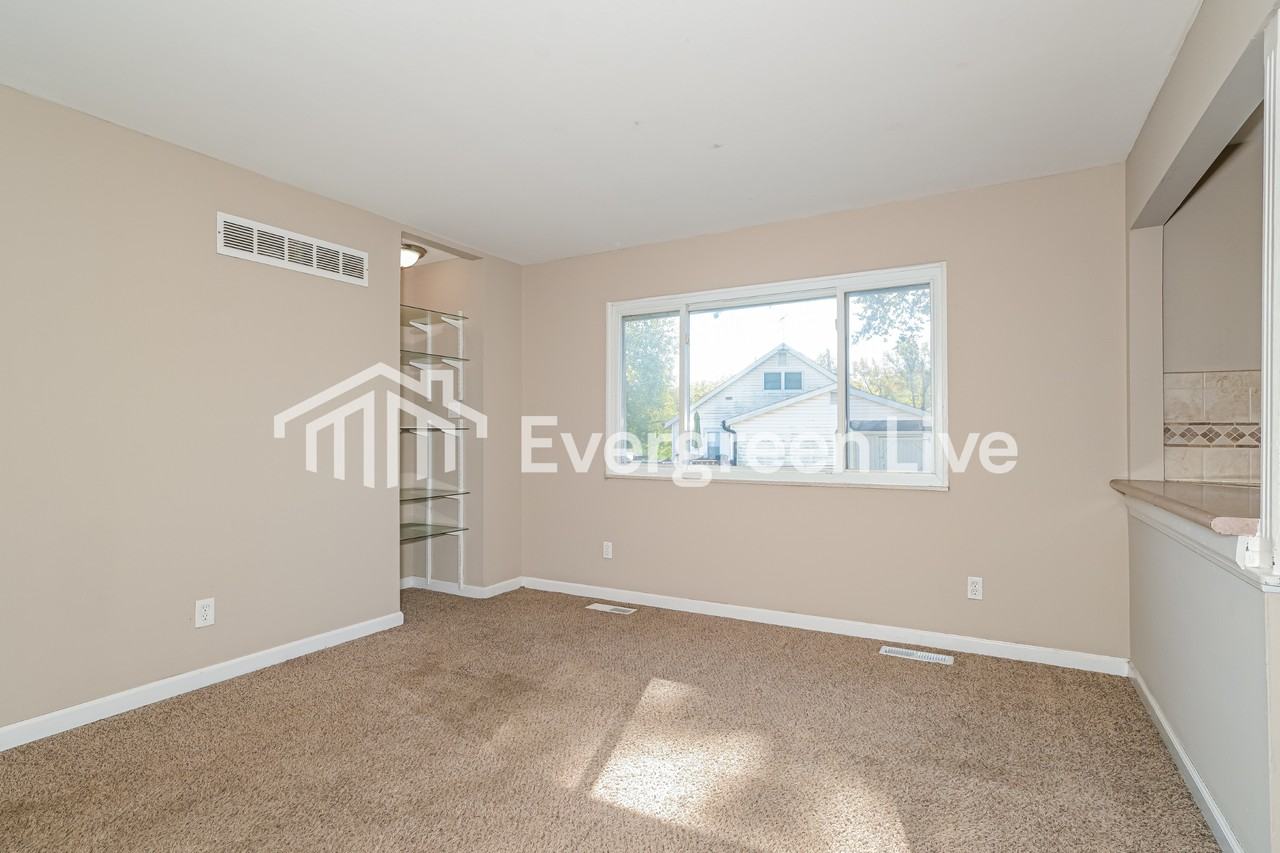 4902 Bristol Rock Rd - Photo 6 of 15