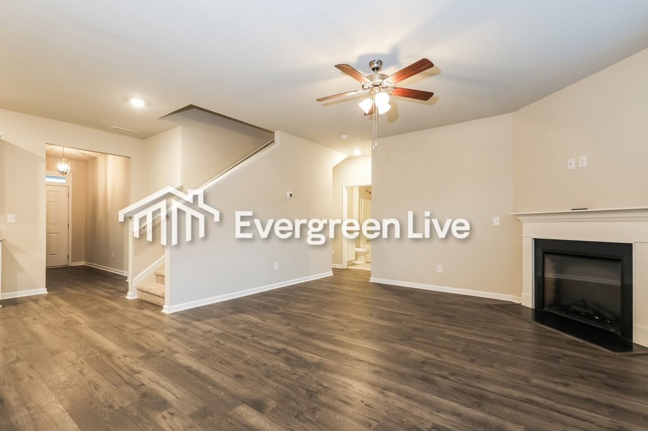 473 Cranberry Cir - Photo 3 of 15