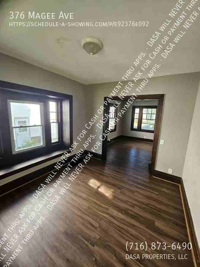 376 Magee Ave - Photo 2 of 10