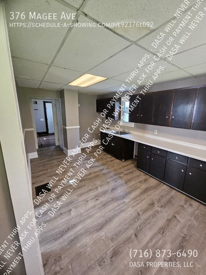 376 Magee Ave - Photo 4 of 10