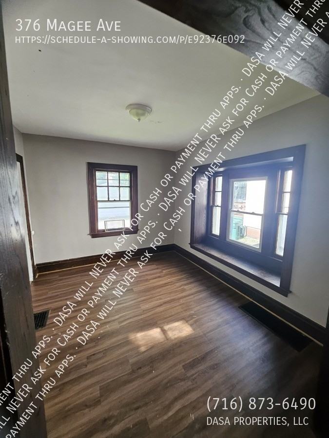 376 Magee Ave - Photo 7 of 10