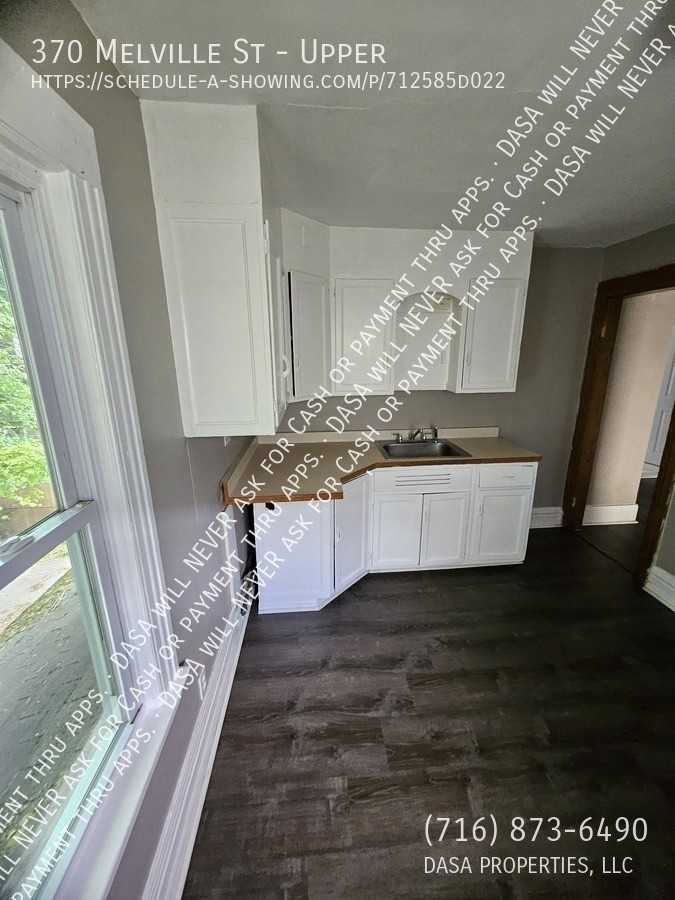 370 Melville St - Photo 3 of 7