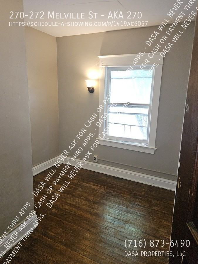270 Melville St - Photo 7 of 9