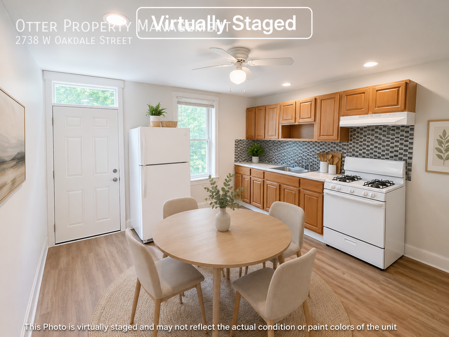 2738 W Oakdale St - Photo 2 of 26