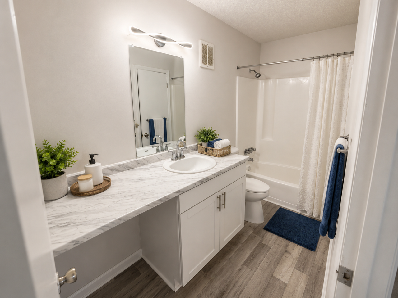 Centra Villa Apartments - Photo 3 of 17