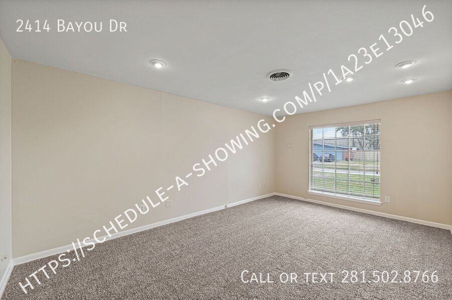 2414 Bayou Dr - Photo 3 of 14
