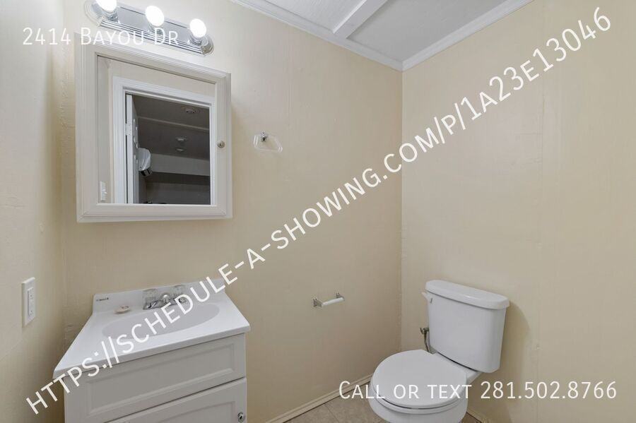2414 Bayou Dr - Photo 4 of 14
