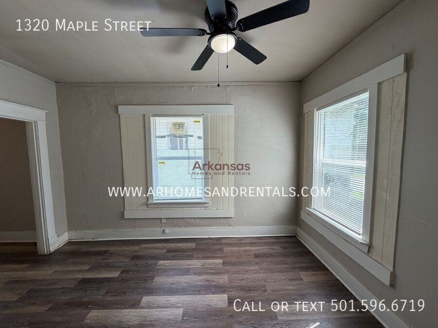 1320 Maple St - Photo 3 of 9