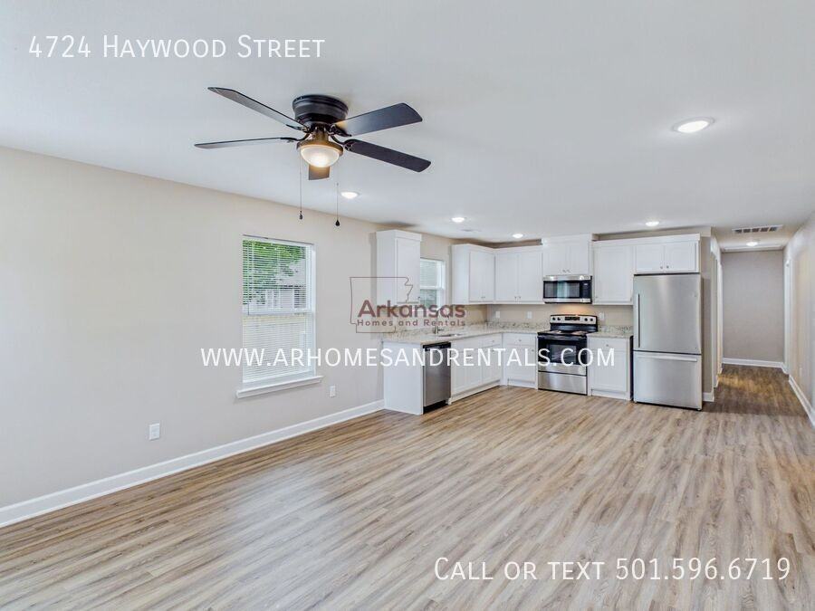 4724 Haywood St - Photo 3 of 15