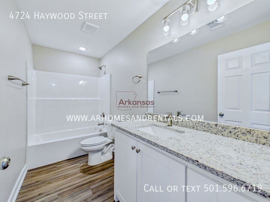 4724 Haywood St - Photo 6 of 15