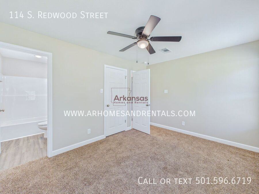 114 S Redwood St - Photo 7 of 15