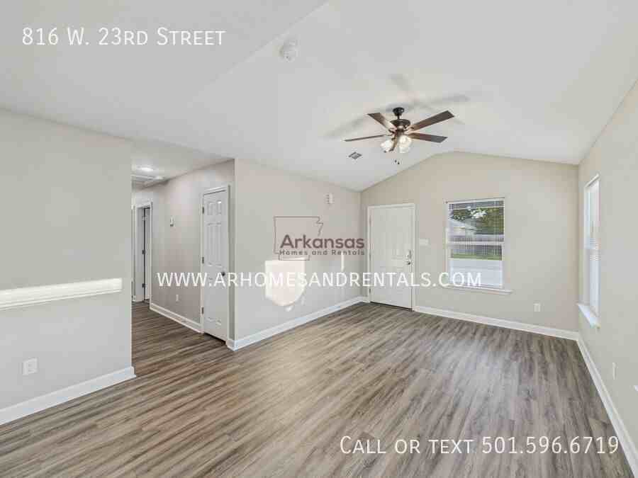 816 W 23rd St - Photo 2 of 13