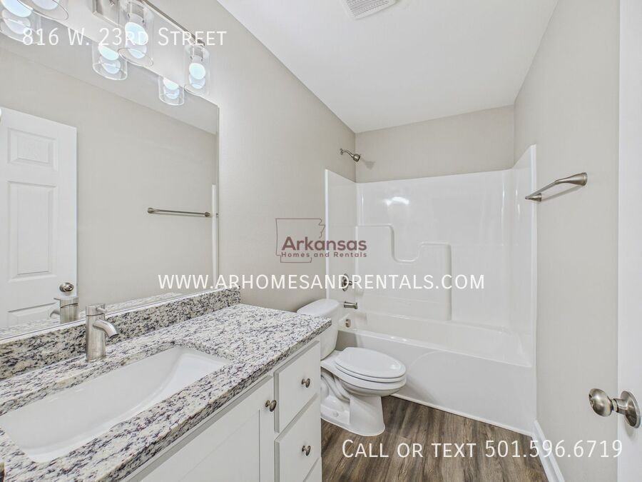 816 W 23rd St - Photo 7 of 13