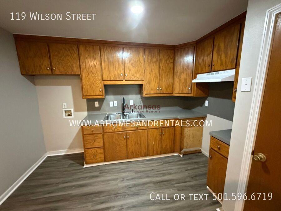 119 Wilson St - Photo 4 of 14