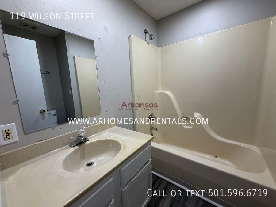 119 Wilson St - Photo 6 of 14