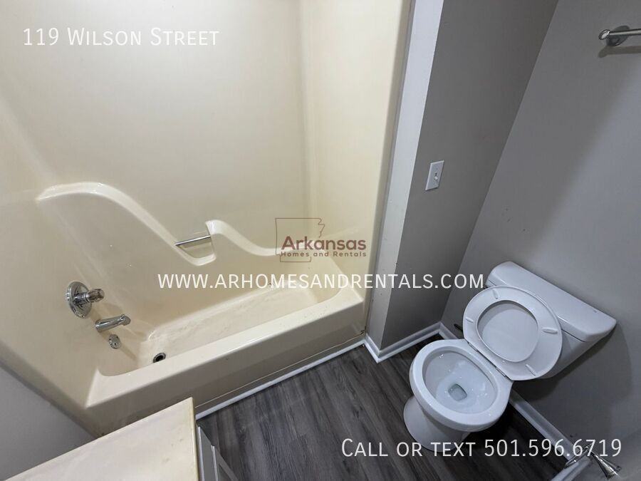 119 Wilson St - Photo 7 of 14