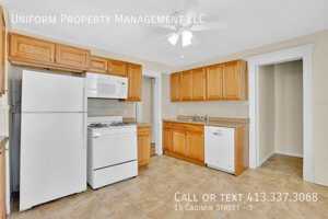 featured image of 15 Casimir St #3