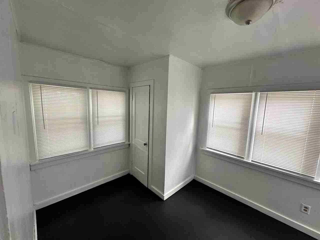 1404 S Main St - Photo 2 of 24