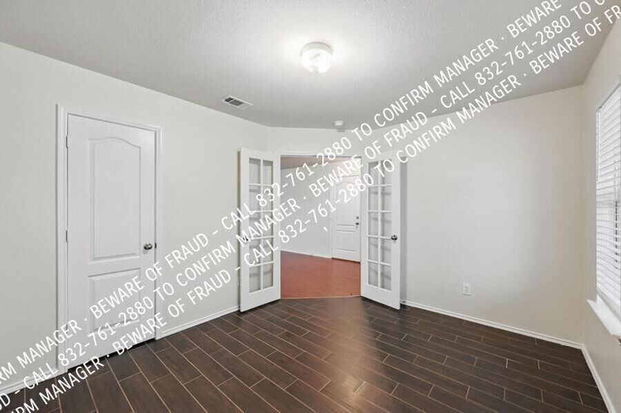 1403 Grand Canyon Ct - Photo 6 of 22