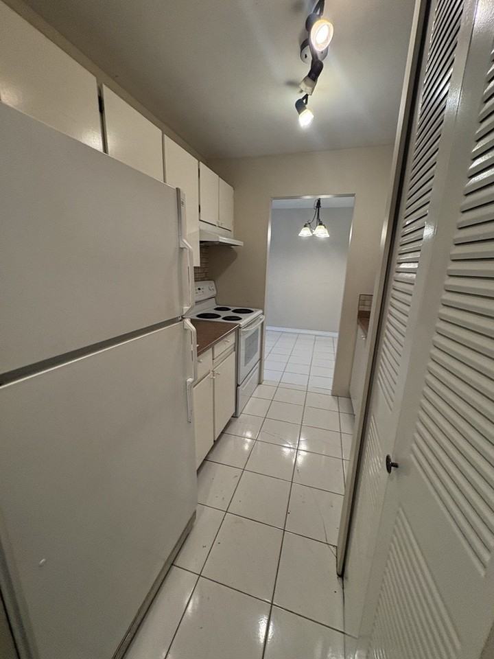 9584 Manchester Drive #203 - Photo 6 of 13