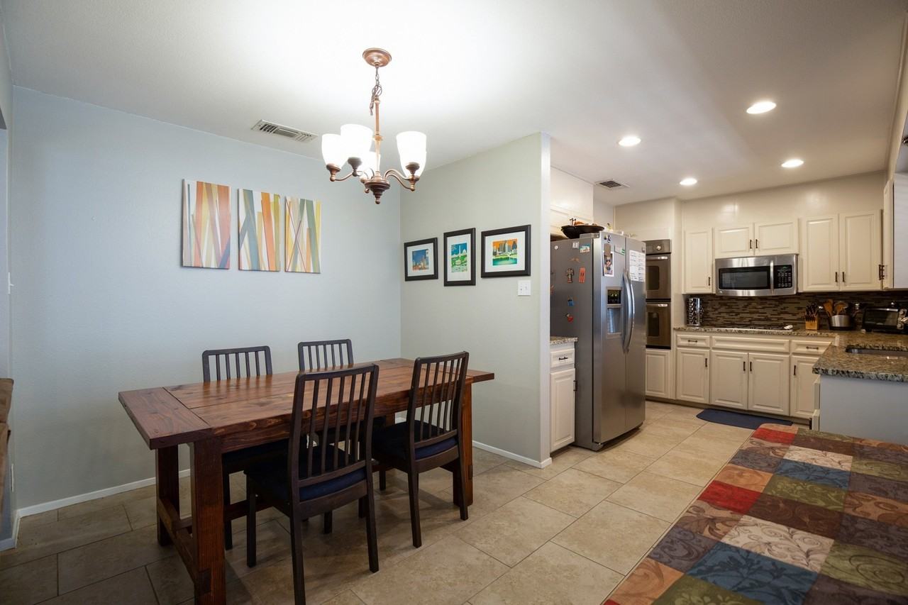8801 Dawnridge Cir - Photo 6 of 22