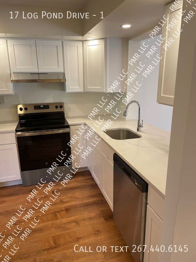17 Log Pond Dr #1 - Photo 5 of 37