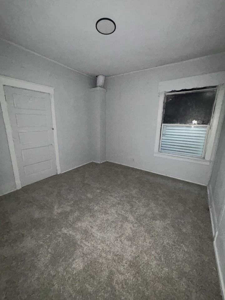 2321 Greenwood Ave - Photo 3 of 10