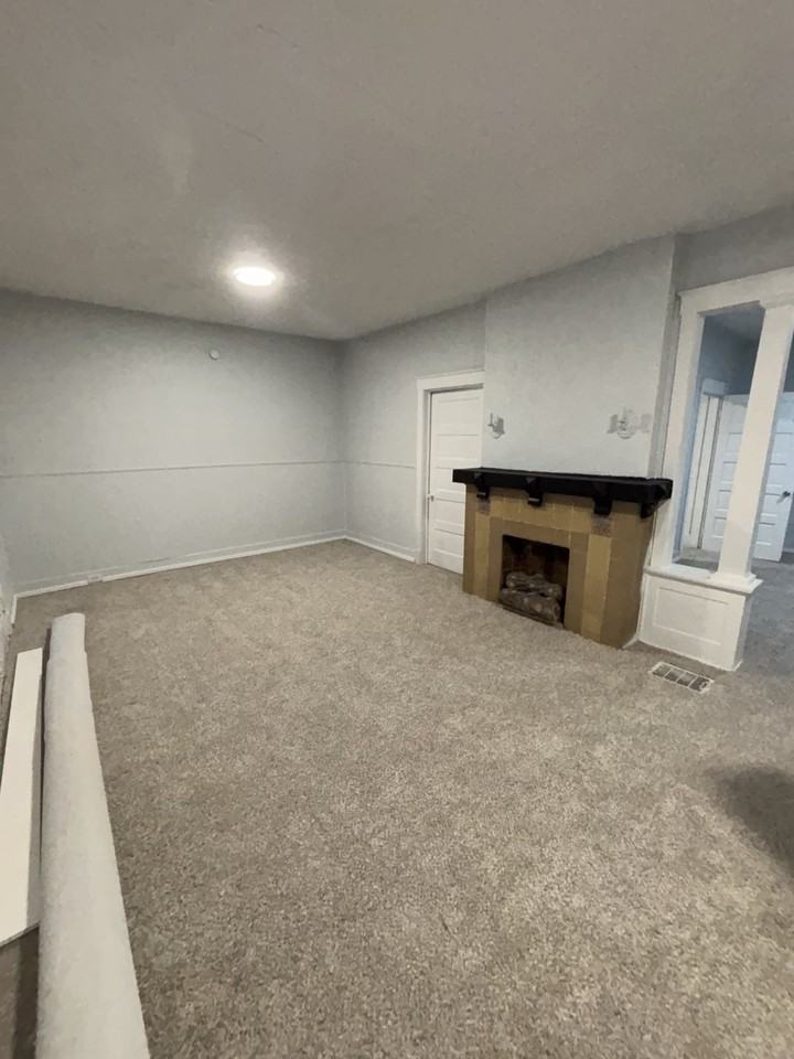 2321 Greenwood Ave - Photo 2 of 10